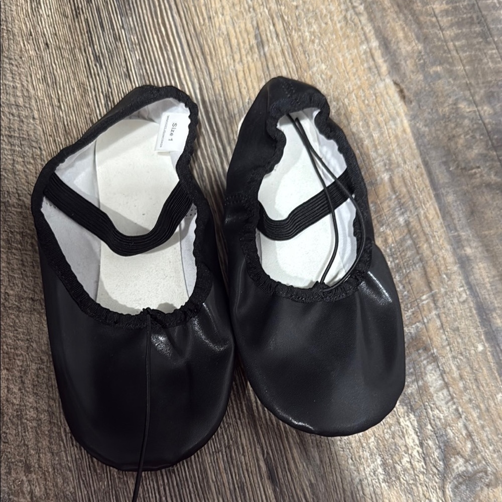 Black Ballet Flats